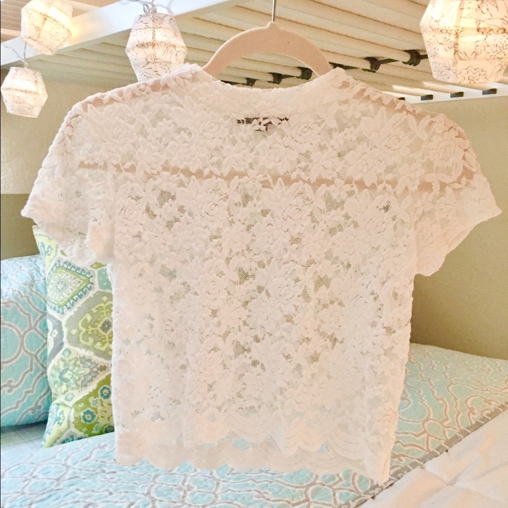 White mesh floral-patterned collared shirt!